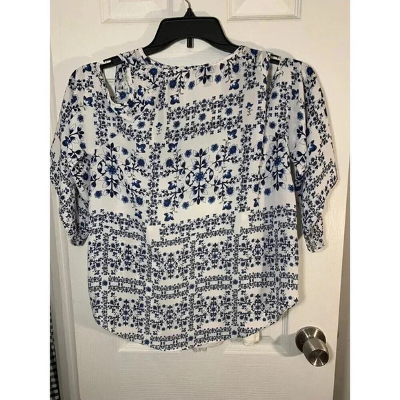 2 Womens XS Tops Abercrombie Peasant blouse And Aqua Brand Open Shoulder Blouse - Picture 7 of 8